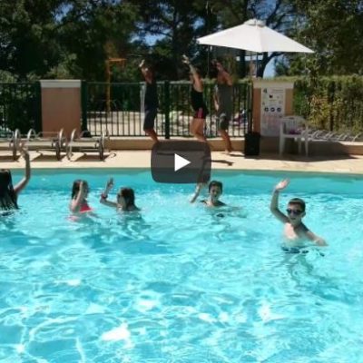 Danse du camping piscine