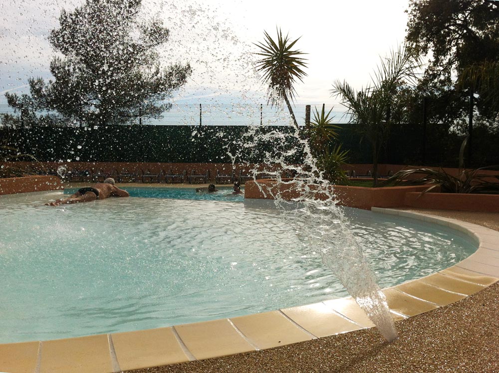 Camping La-Londe-les-Maures Complexe aquatique Piscine Jets d'eau Cascade