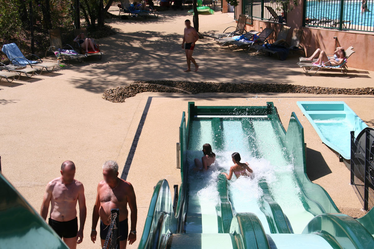 Espace aquatique Piscine chauffée Toboggan Jeux aquatiques