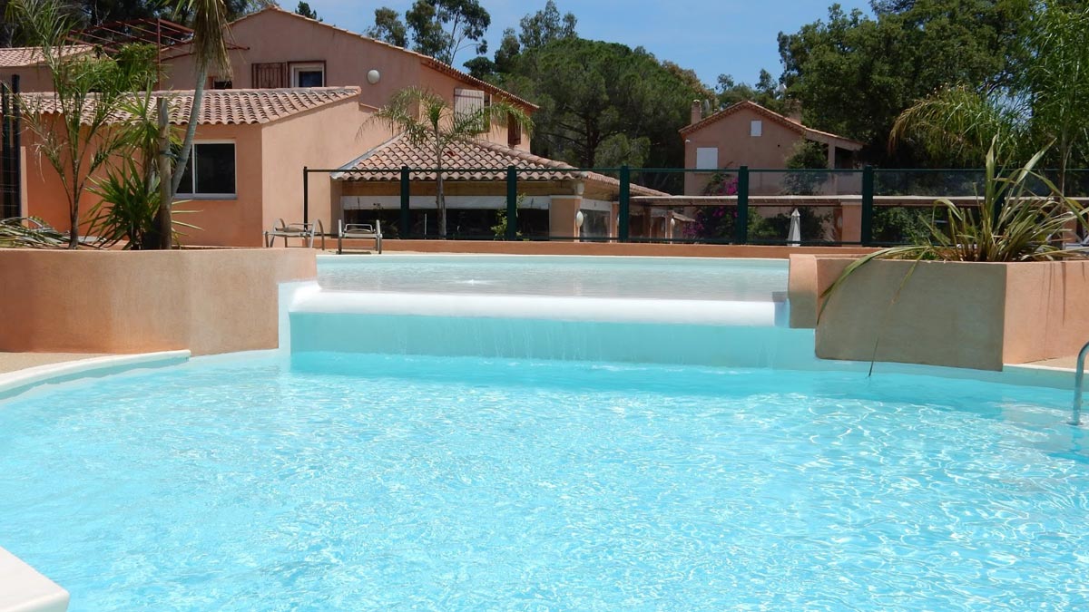 Parc aquatique Plage immergée Piscine chauffée Solarium