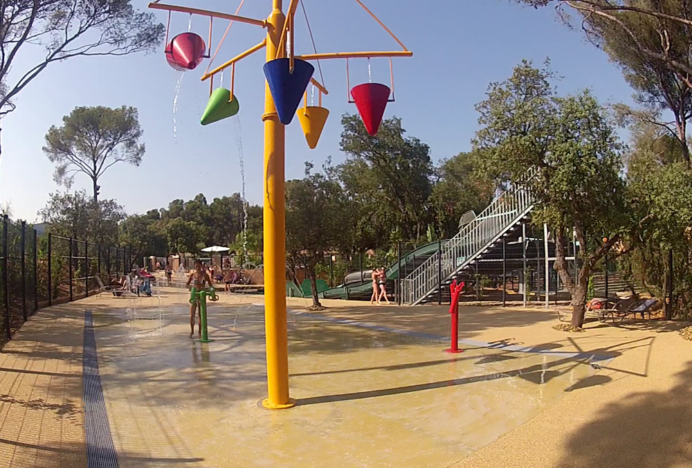 Camping Wasserpark Wasserspiele Rutschbahn Ferien Kinder Familie