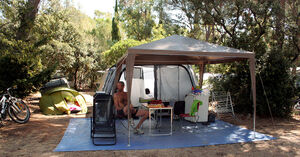Emplacement de tente en camping ombragé - Var