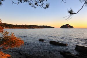 Camping tout près de Cabasson et Brégançon