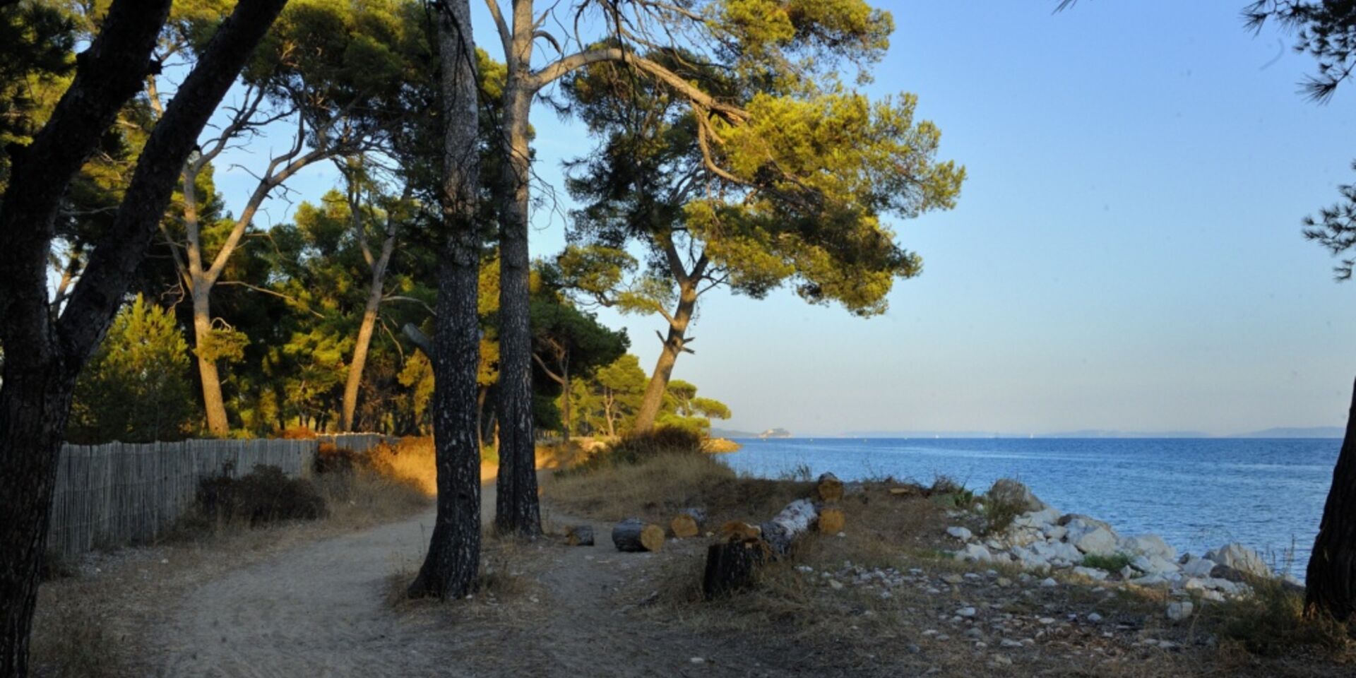 La plage des salins à Hyères, dans le Var