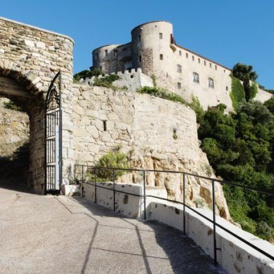 Visiter le Fort de Brégançon en vacances au Camping