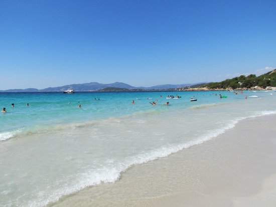 Découvrez la Plage d'Argent à Porquerolles, l'une des plus belles plages du Var.