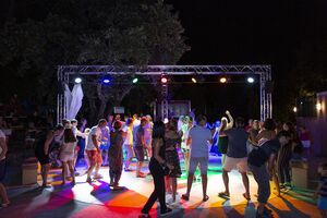 Camping à La Londe soirée dansante, spectacles en famille