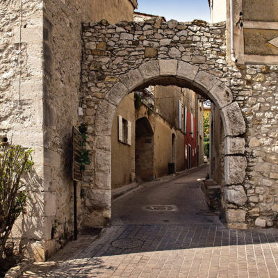 Tourisme au village du Castellet à 1h du camping