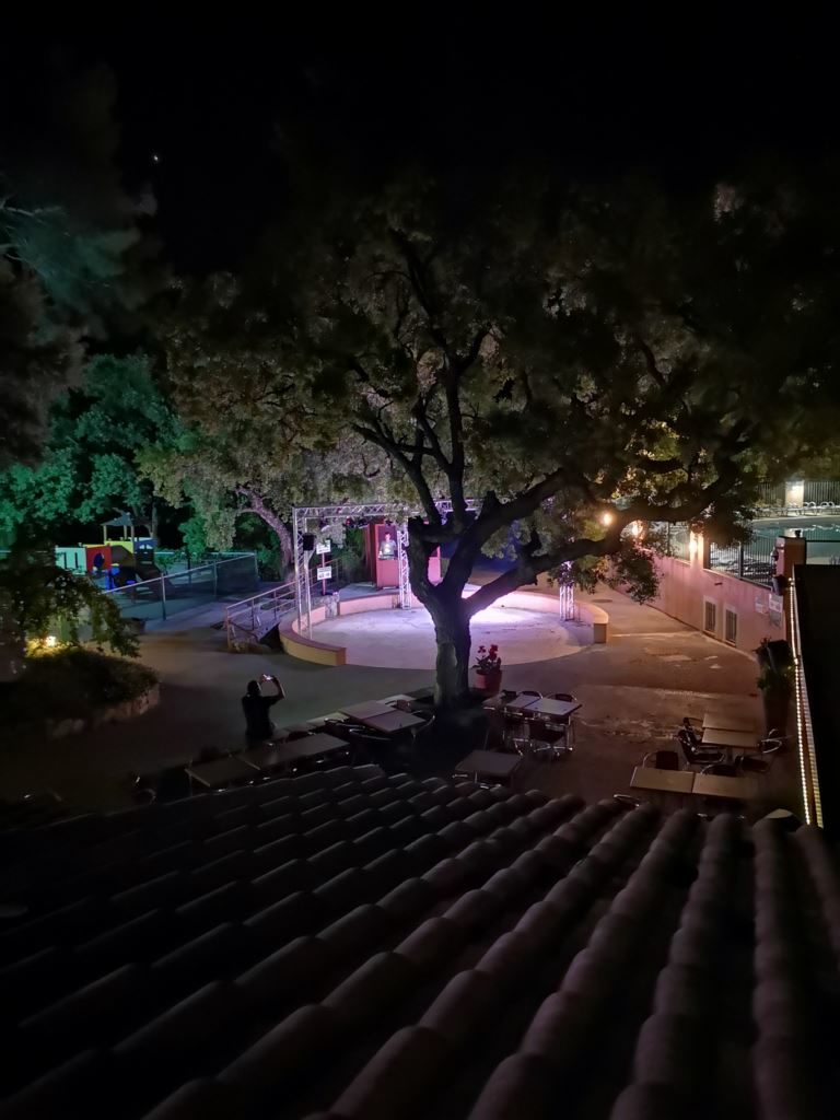 Au camping de Hyères, on peut danser et chanter