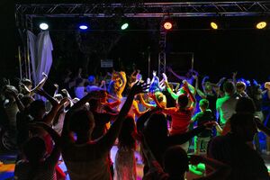 Camping La-Londe-les-Maures Soirée Musique Concert DJ 