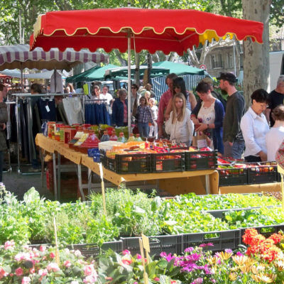 Découvrir les marchés de Provence en camping