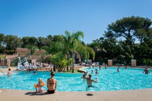 Camping La-Londe-les-Maures Piscine chauffée Accessible PMR