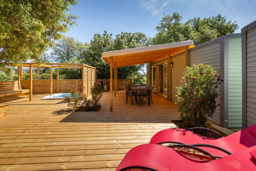 Vakantiewoning te huur in Zuid-Frankrijk met eigen bubbelbad op 4-sterrencamping.