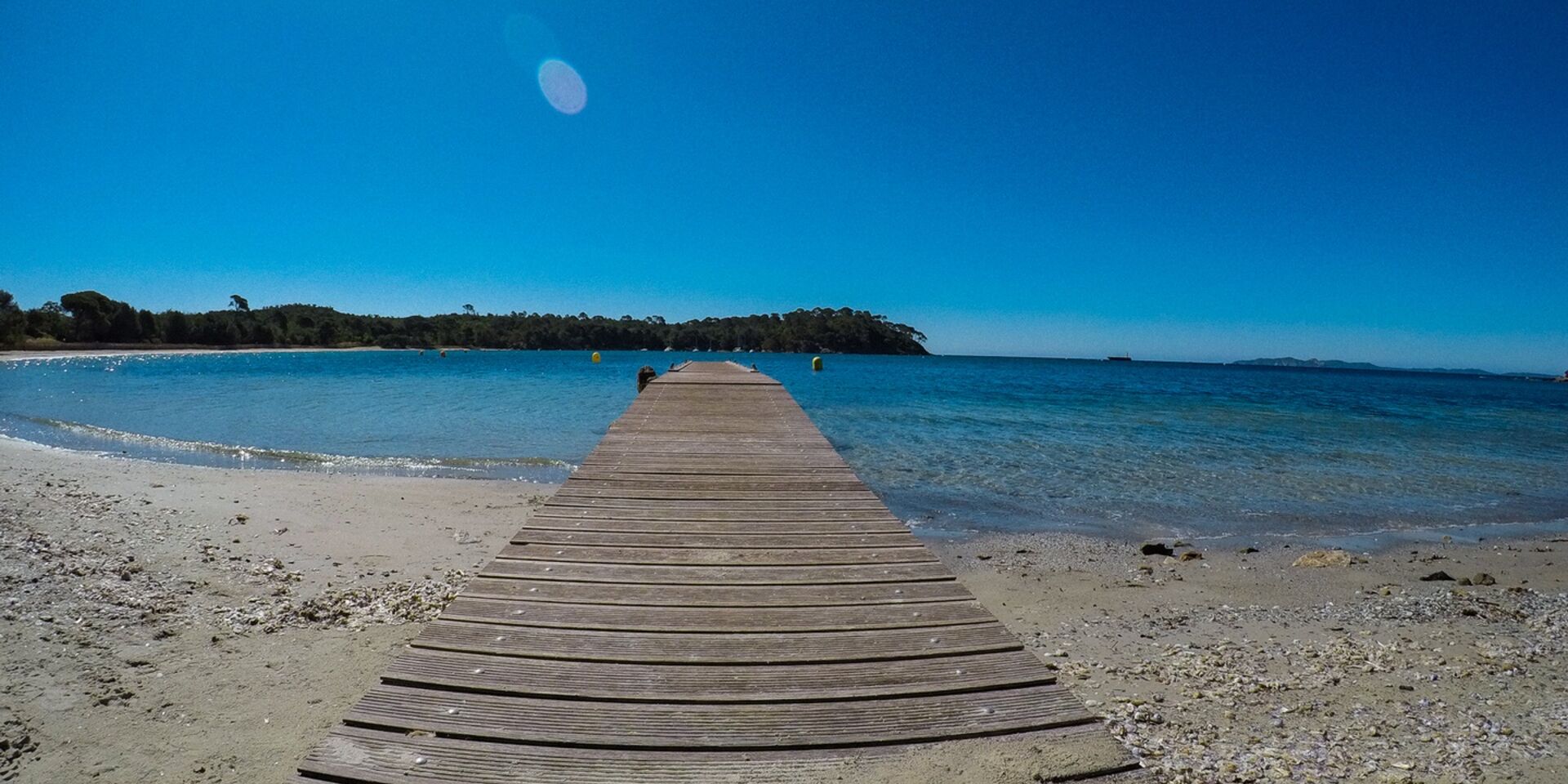 Camping près de Bormes les Mimosas et plage de Léoube