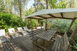 Votre terrasse rien que pour vous au camping var