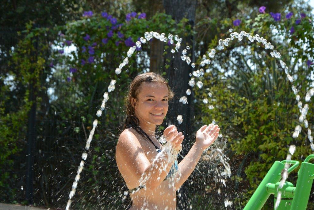 Complexe aquatique Toboggan Jeux aquatiques Vacance Famille Amis