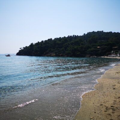 Plage de Pramousquier au Lavandou sur la Côte d'Azur