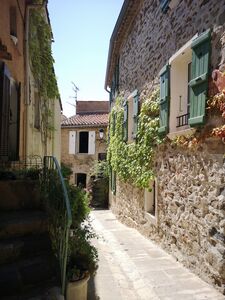 Vue d'une ruelle de Grimaud