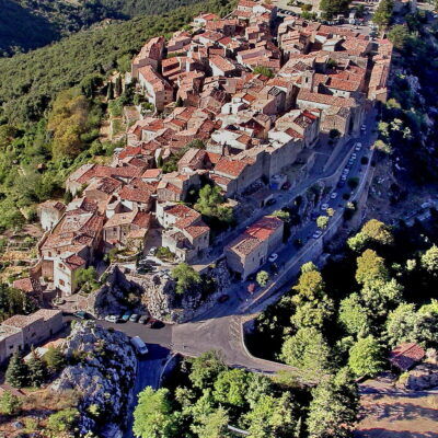 Visitez Mons, village perché du Pays de Fayence dans le Var