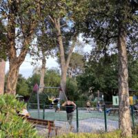 Speeltuin op camping aan zee in de Provence Multisportterrein op 4 sterrencamping Les Jardins de La Pascalinette®