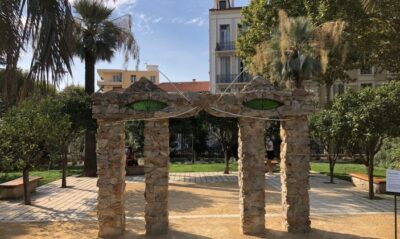 Sculpture d'Óscar Domínguez dans le jardin du Musée de la Banque à Hyères Monument au Chat - Óscar Domínguez