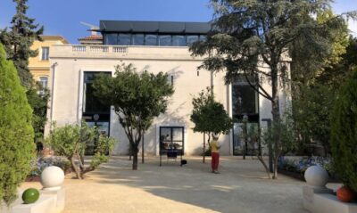 Tuin van het Museum van de Bank in Hyères in de Provence
