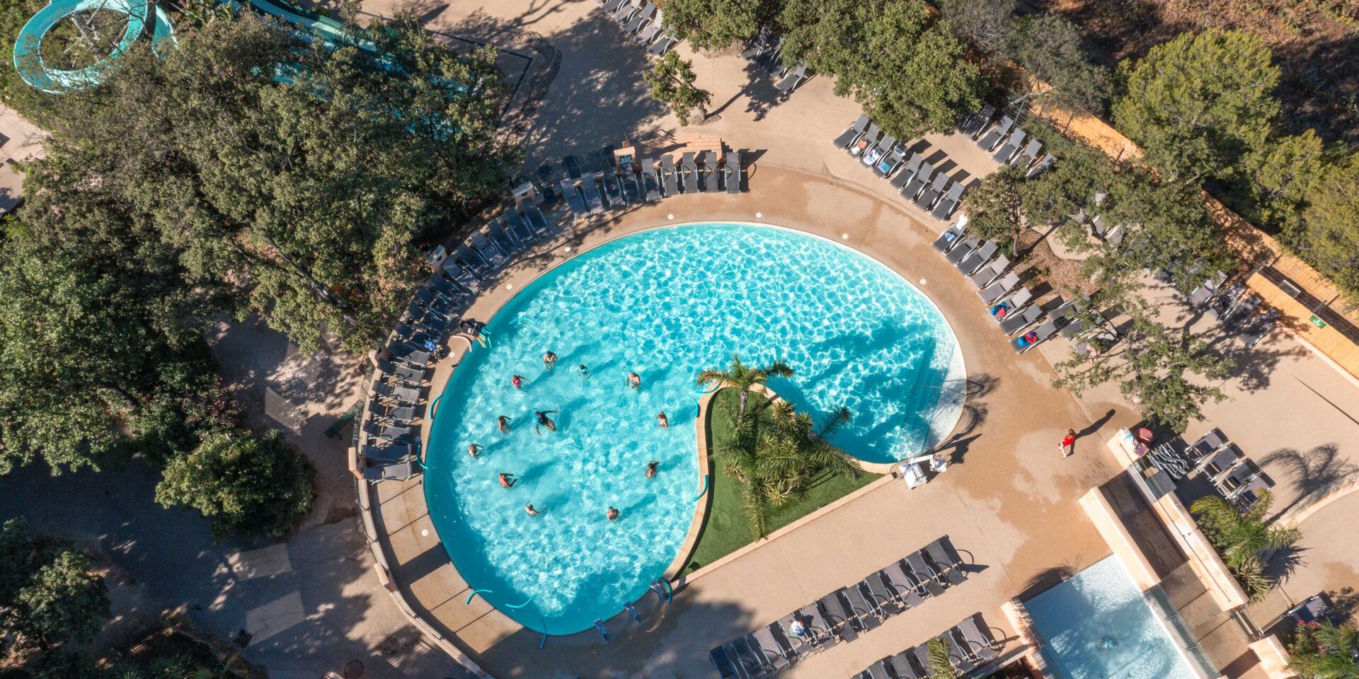 Parc aquatique géant en camping 4 étoiles dans le sud