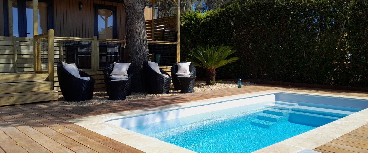 Mobile-home super luxe pour 4 avec piscine privative