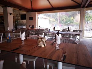 Resto bar lounge en camping bord de mer dans le Var