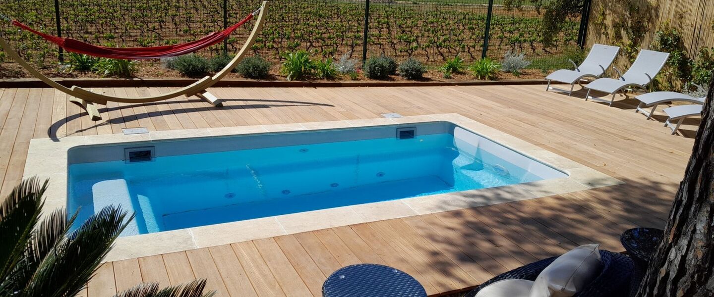 Mobile-home avec piscine privée en camping dans le Var
