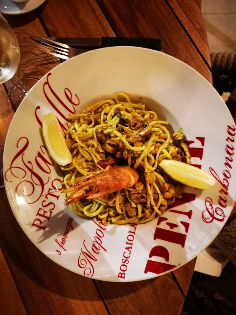 Restaurant traditionnel à la Londe dans le Var Restaurant familial en camping 4 étoiles sur la Côte d'Azur