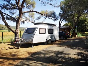 Vacances en caravane en camping nature dans le Var