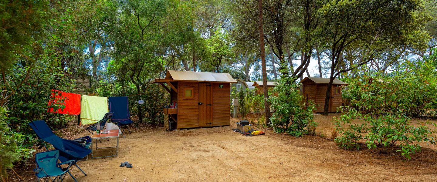 Emplacement caravaning sanitaires privés camping parc aquatique