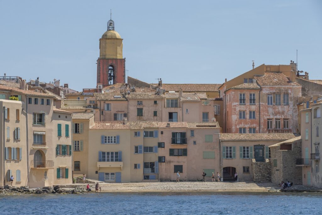 Saint-Tropez, ein typisches Dorf in der Provence