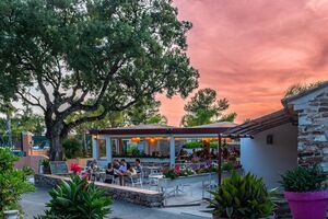 Resto lounge en camping bord de mer Var