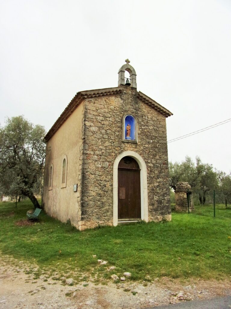  Sint-Jozefkapel in Saint-Paul-en-Forêt, dorp in de Provence.