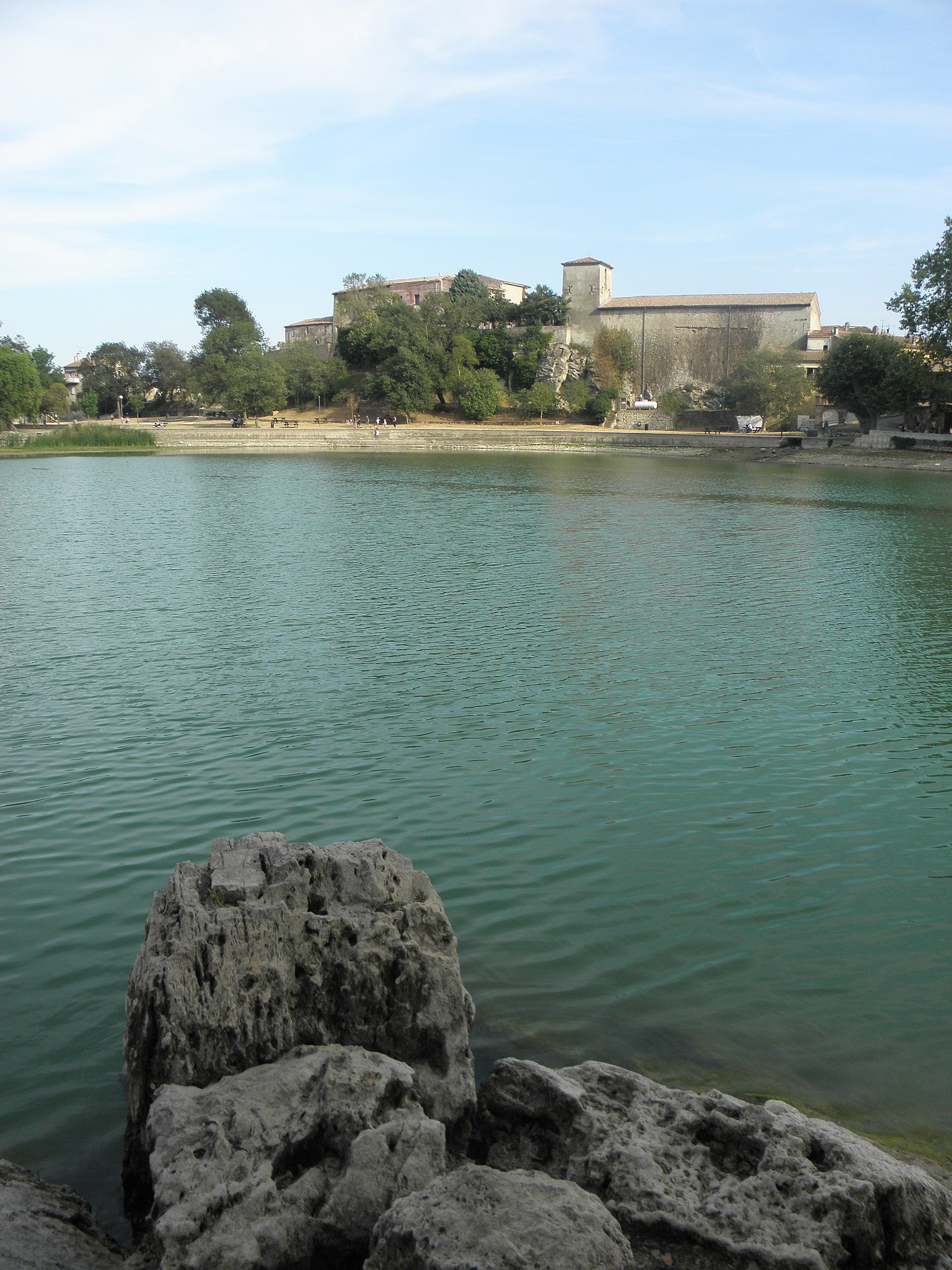 Besse lake and the legend of Saint Anne.