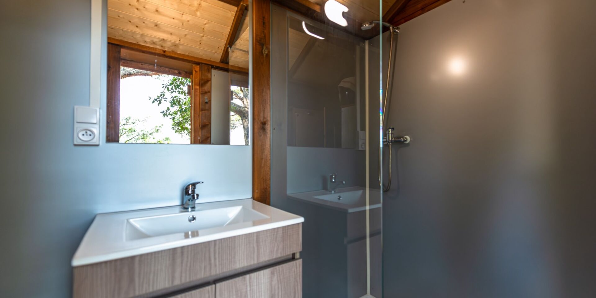 Sanitaires privatifs en camping 4 étoiles